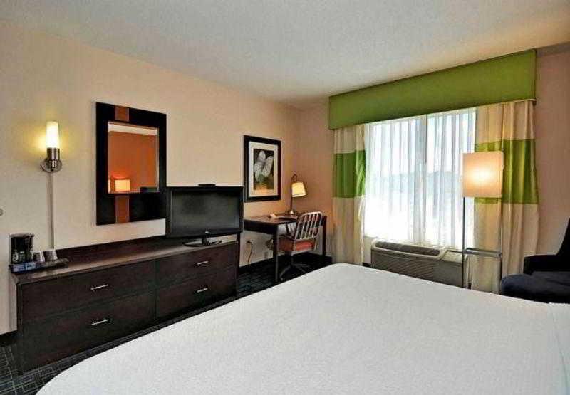 Fairfield Inn And Suites By Marriott Potomac Mills Woodbridge Eksteriør bilde
