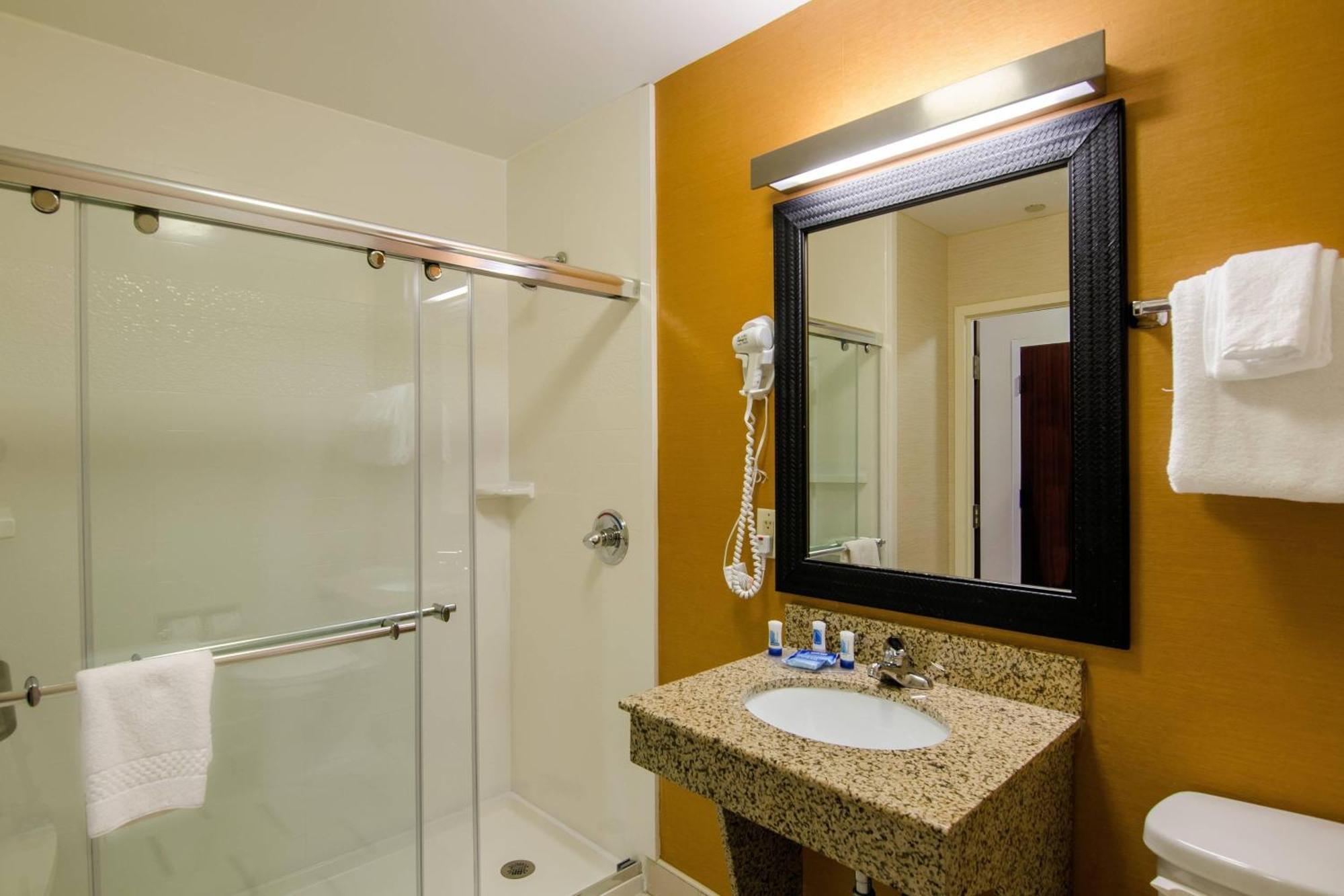 Fairfield Inn And Suites By Marriott Potomac Mills Woodbridge Eksteriør bilde